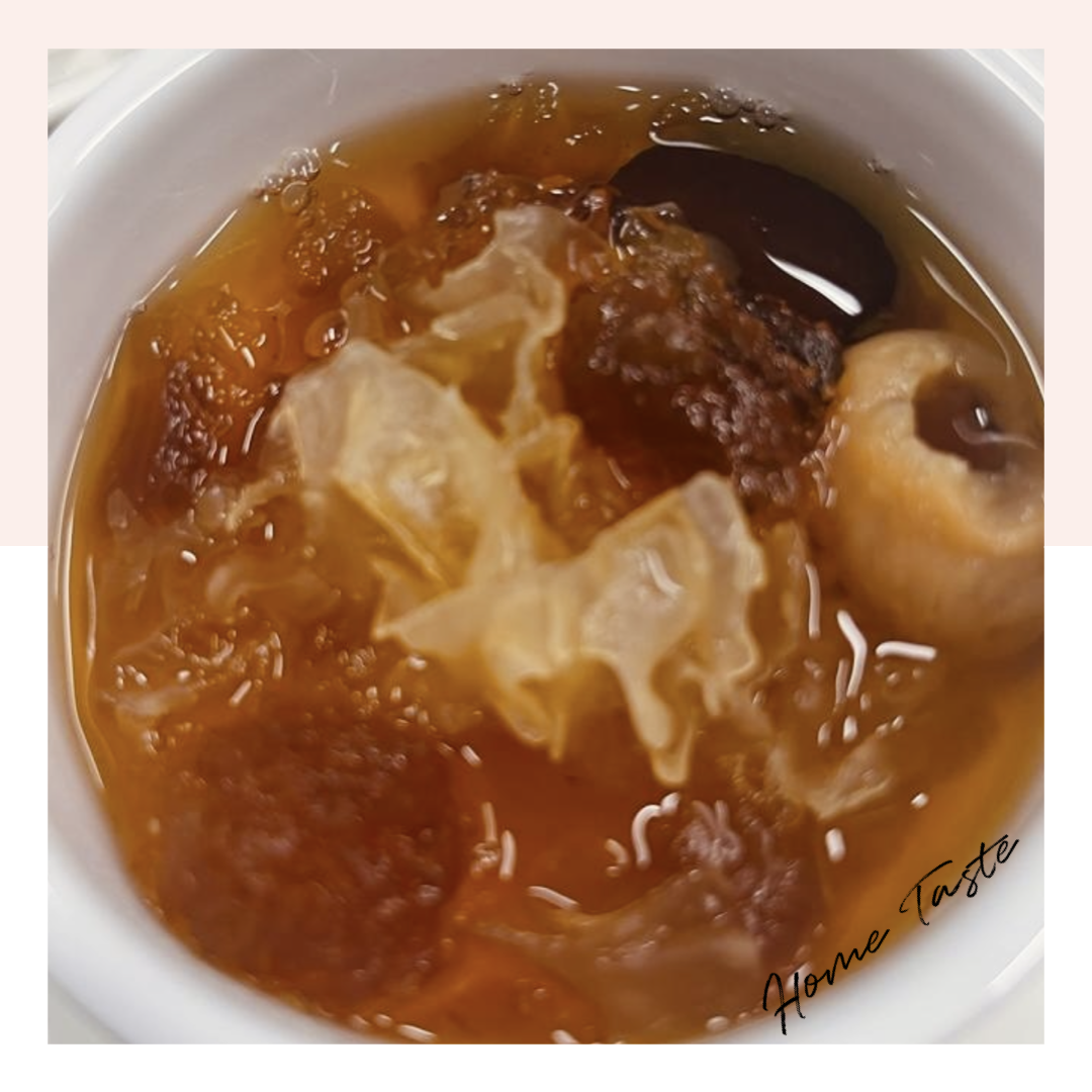 红枣银耳圆肉炖桃胶